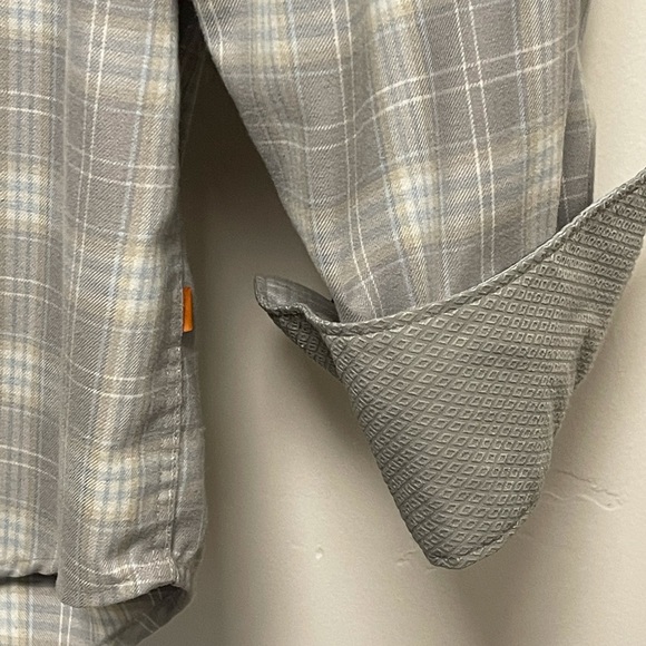 QUIKSILVER BUTTON DOWN SHIRT - Picture 3 of 6